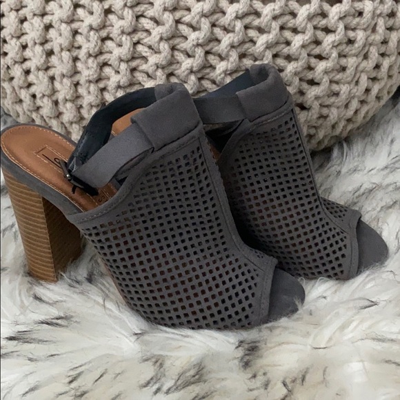 Shoe Dazzle Shoes - Shoes
